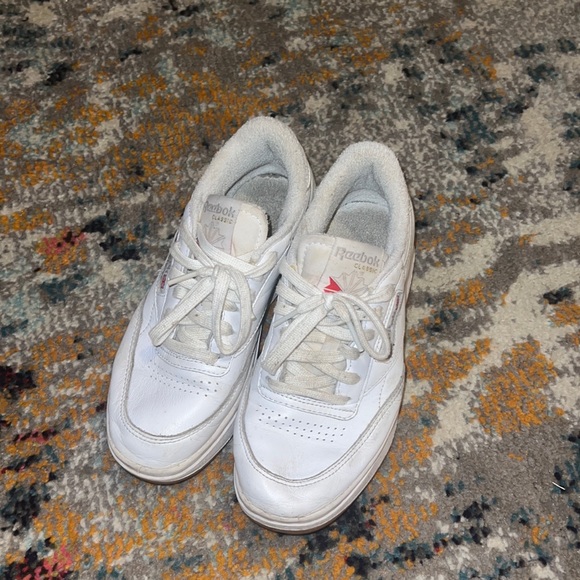 white reebok sneakers - size 6 - Picture 1 of 4